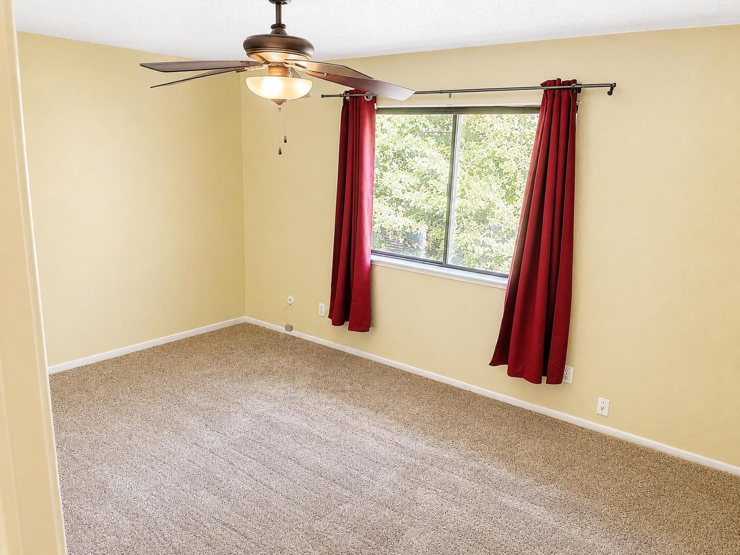 4757 N Woodrow Ave #143, Fresno, CA 93726