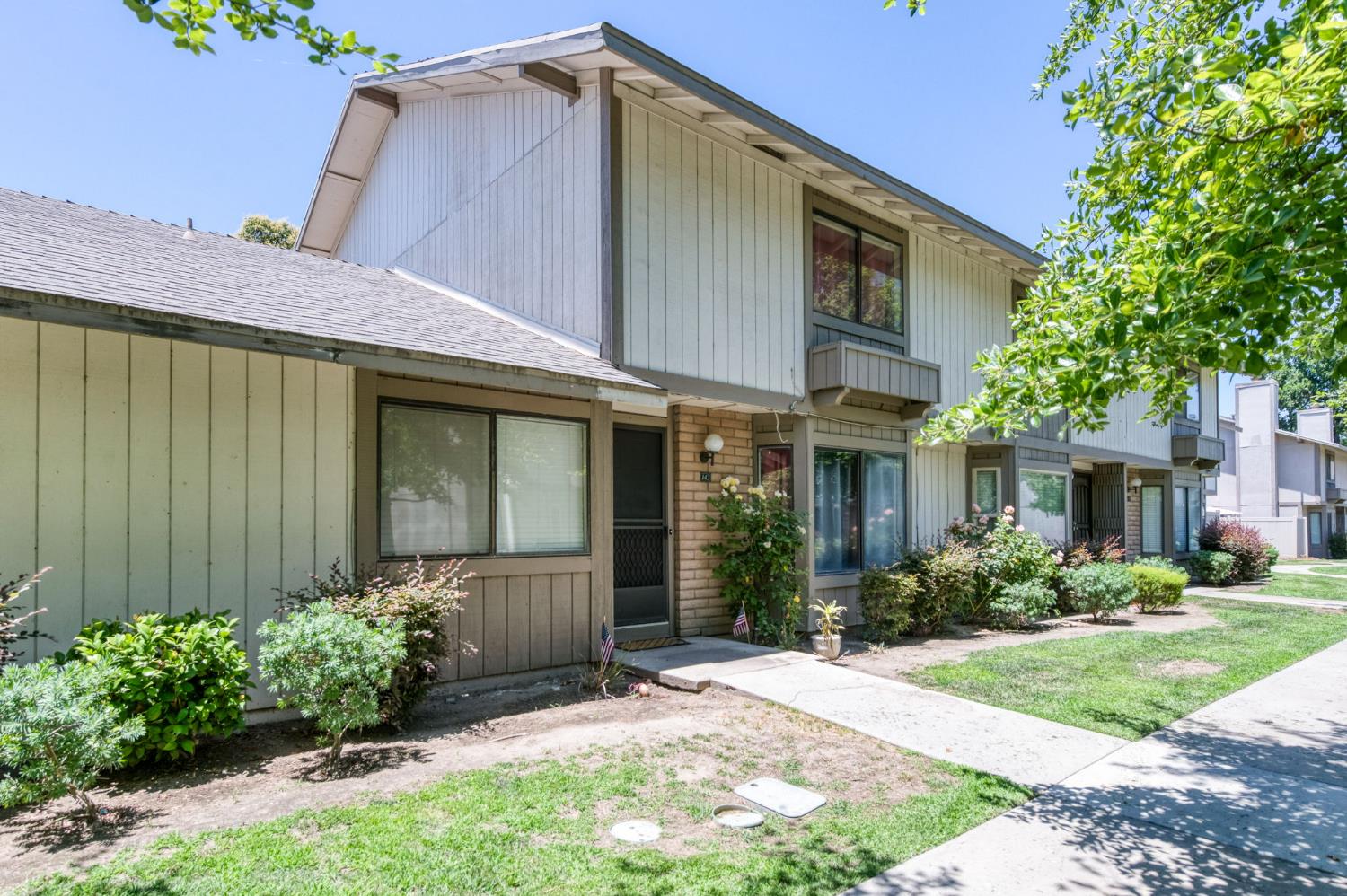 4757 N Woodrow Ave #143, Fresno, CA 93726