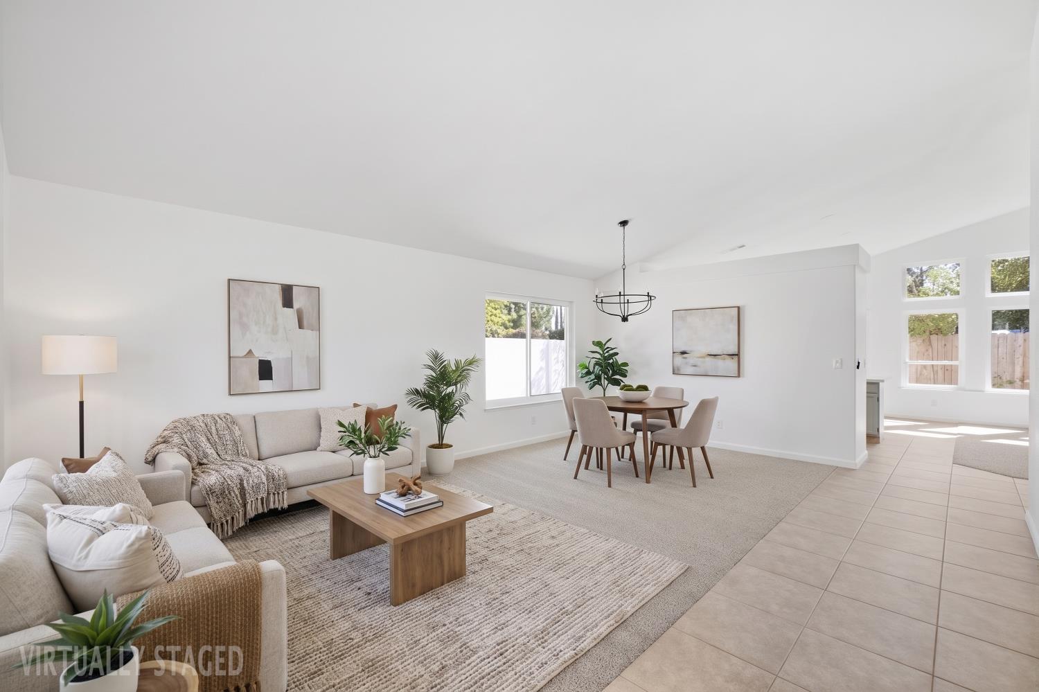 993 E Omaha Ave, Fresno, CA 93720