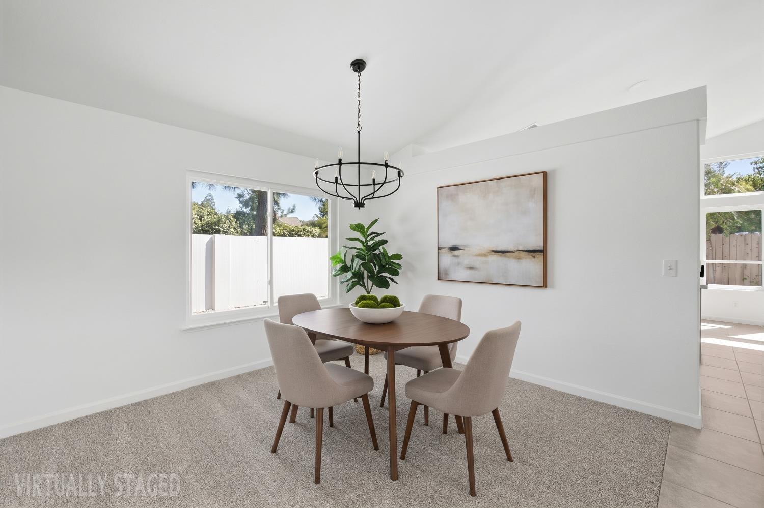 993 E Omaha Ave, Fresno, CA 93720