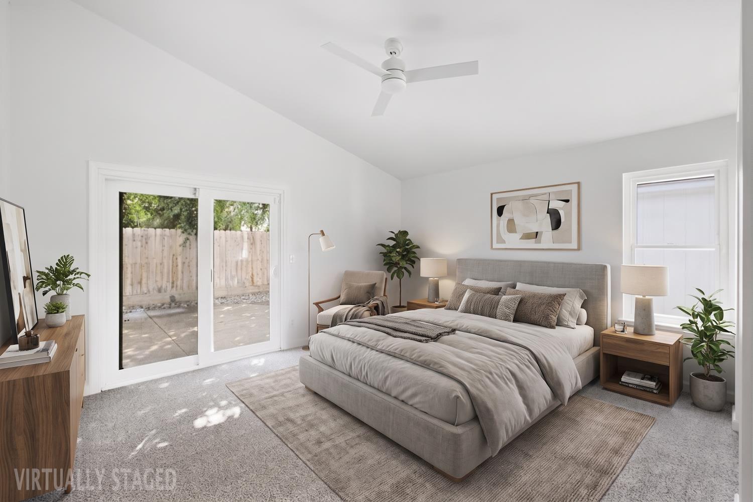 993 E Omaha Ave, Fresno, CA 93720