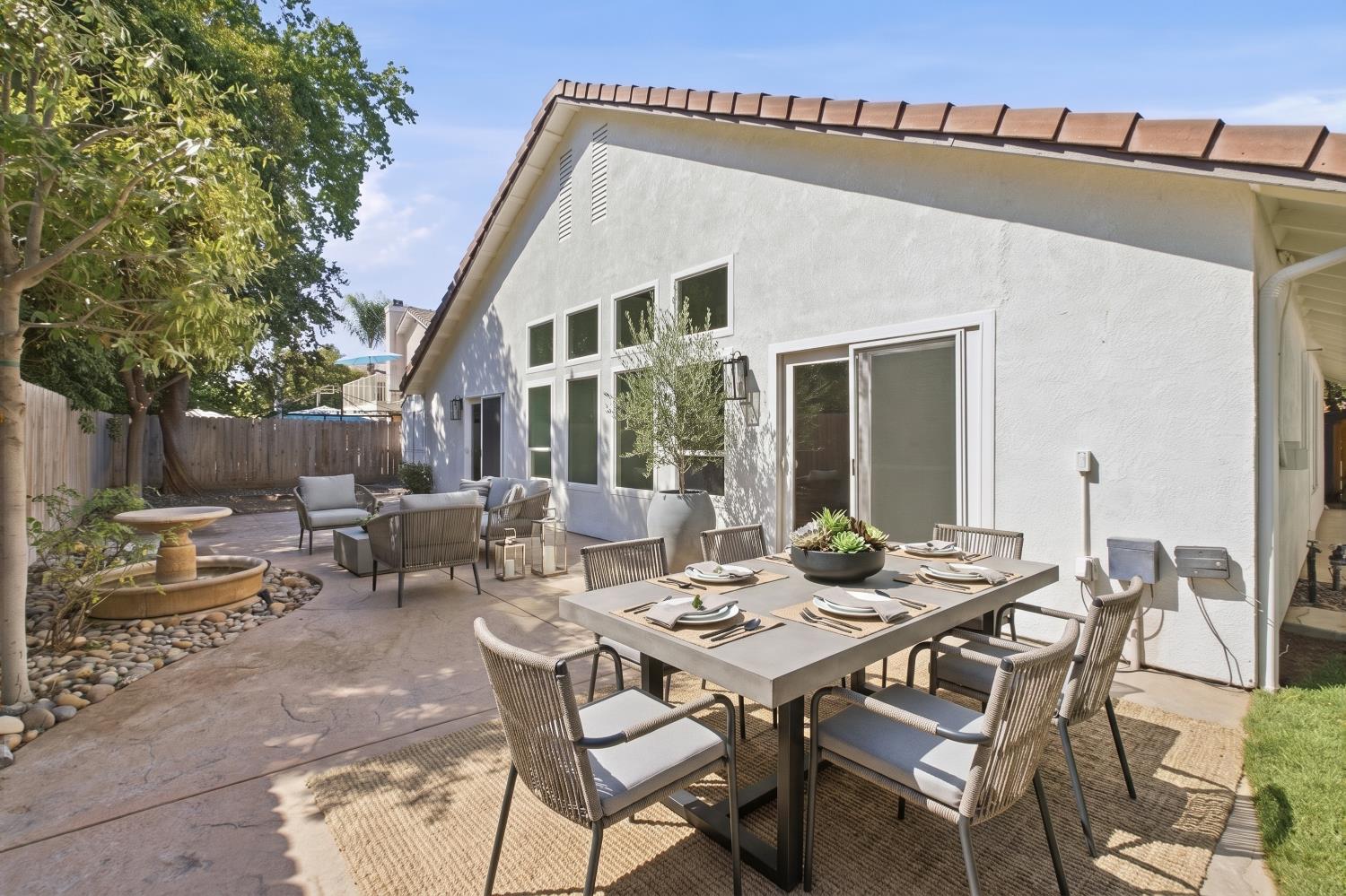 993 E Omaha Ave, Fresno, CA 93720