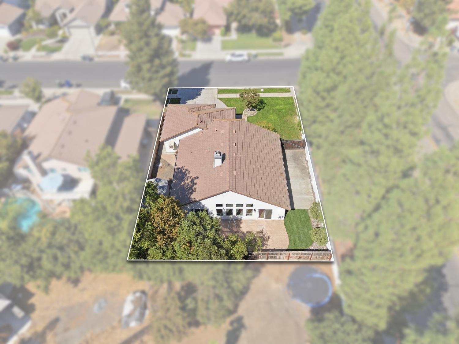993 E Omaha Ave, Fresno, CA 93720