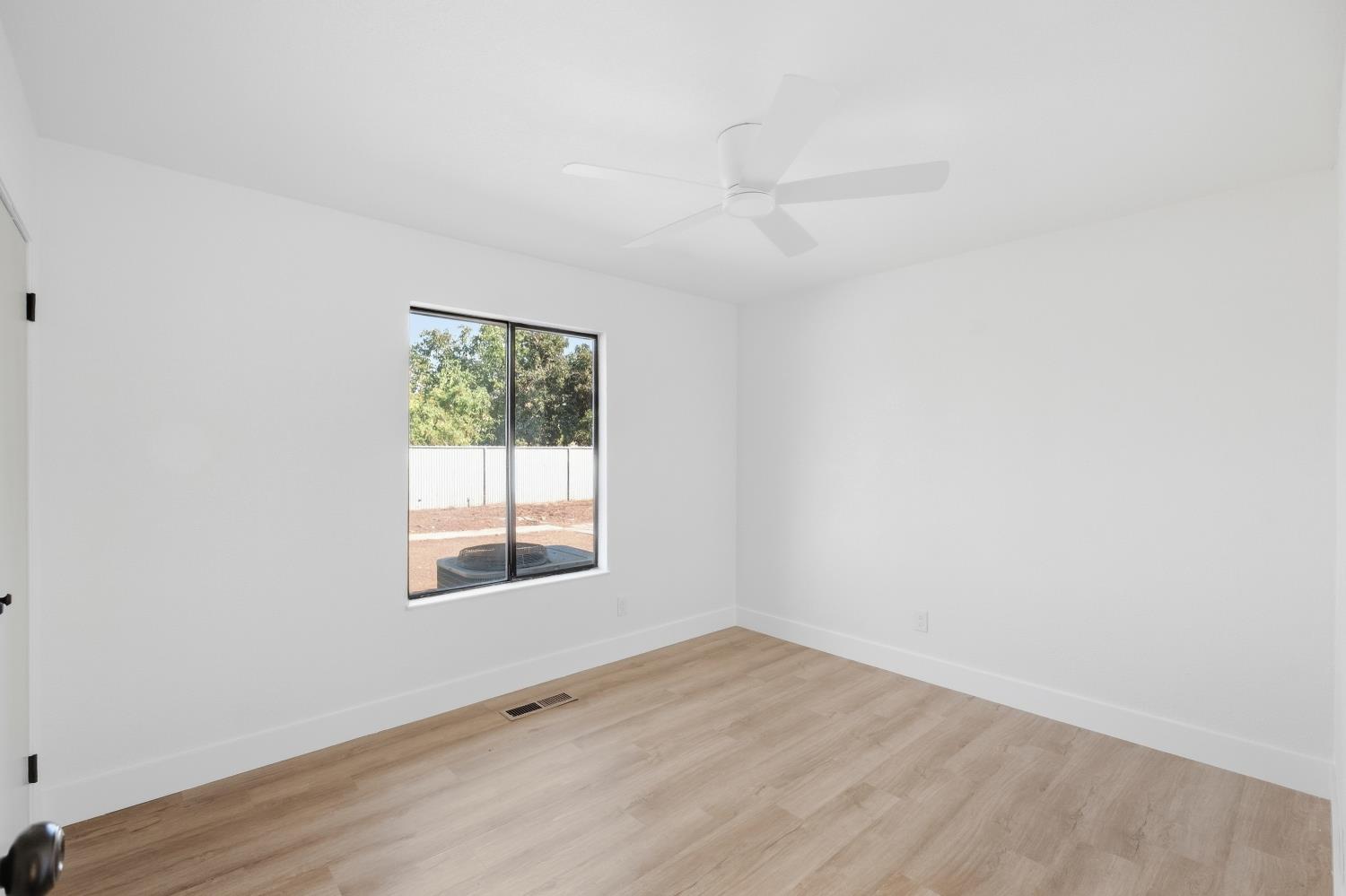 1290 N Steven Ave, Reedley, CA 93654