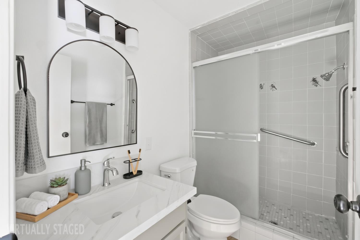 1290 N Steven Ave, Reedley, CA 93654