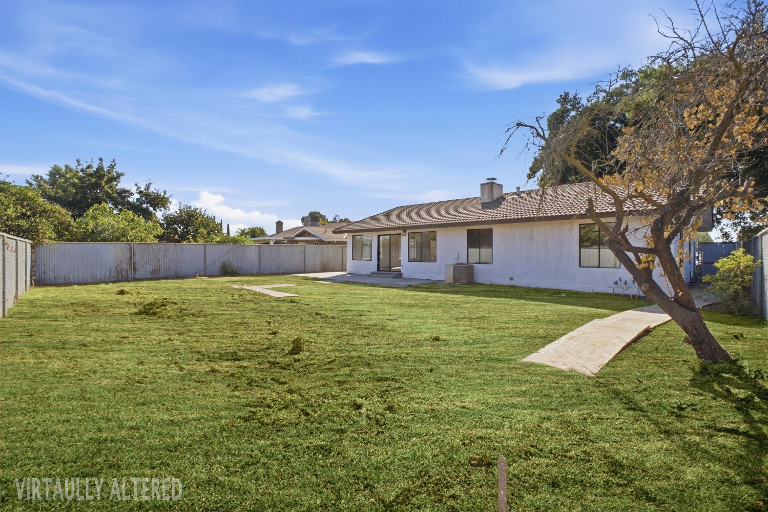 1290 N Steven Ave, Reedley, CA 93654