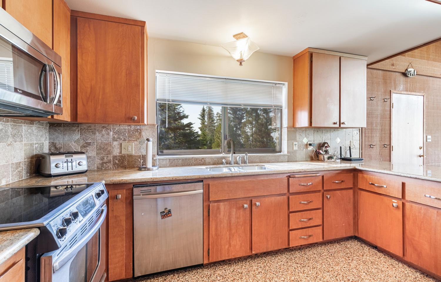 38681 N Applewine, Shaver Lake, CA 93664