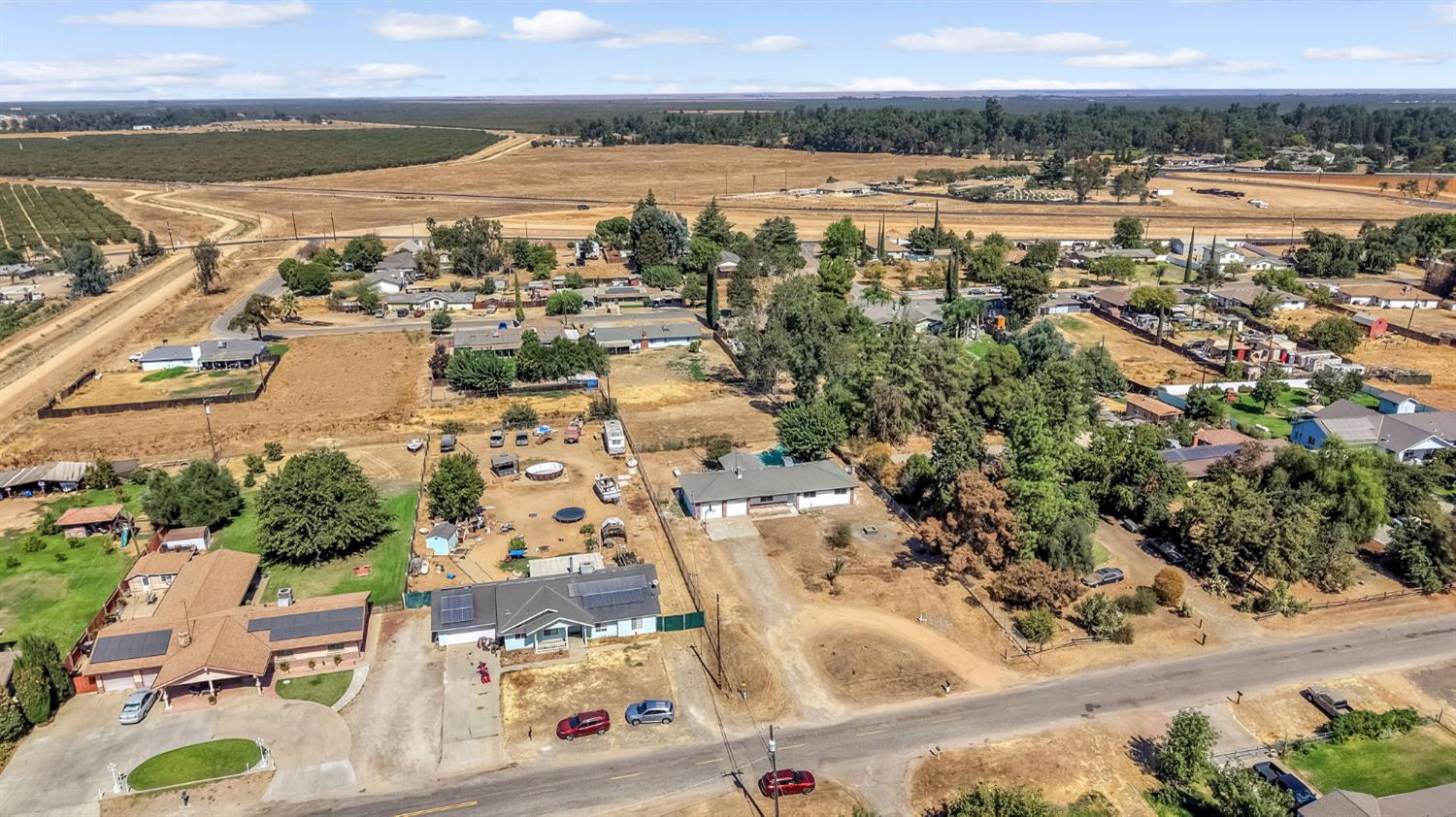 18807 Smithwood Dr, Madera, CA 93638