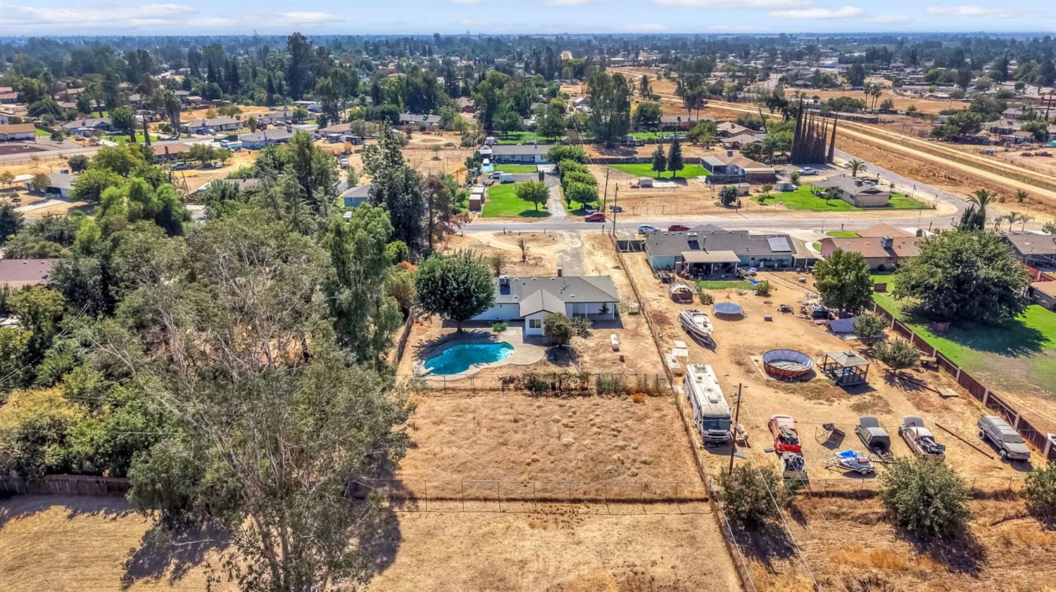 18807 Smithwood Dr, Madera, CA 93638