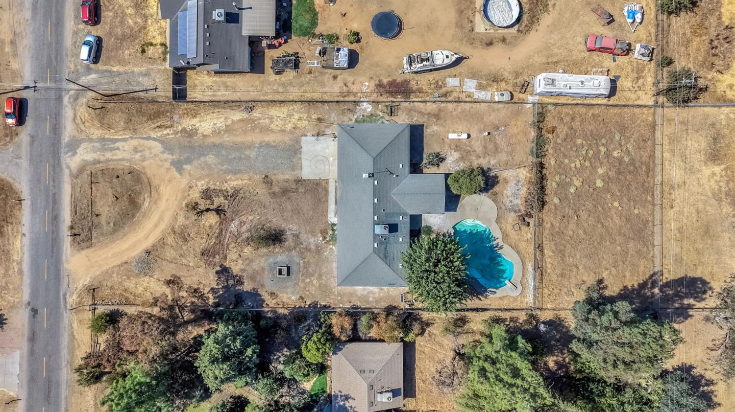 18807 Smithwood Dr, Madera, CA 93638