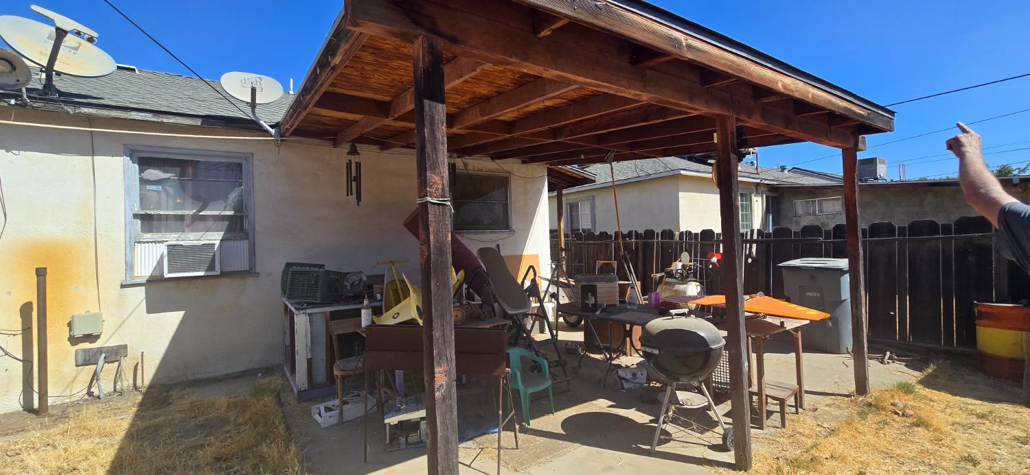 1312 E Michigan Ave, Fresno, CA 93704