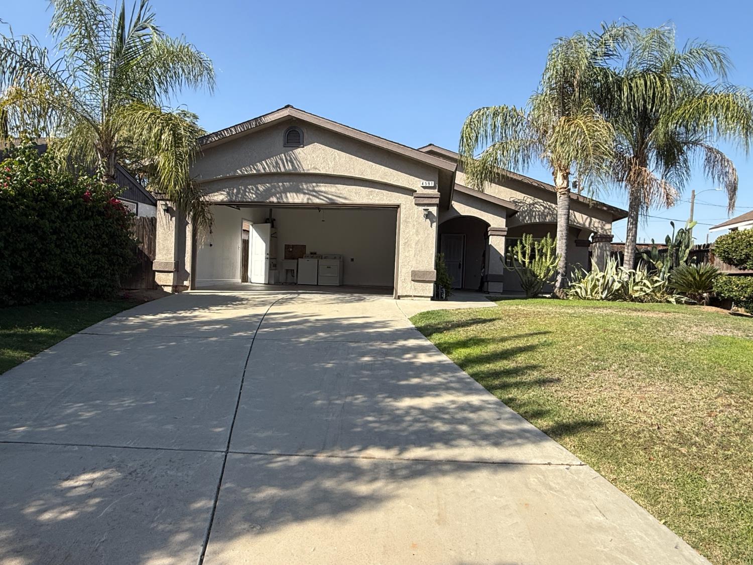 4591 E Balch Ave, Fresno, CA 93702