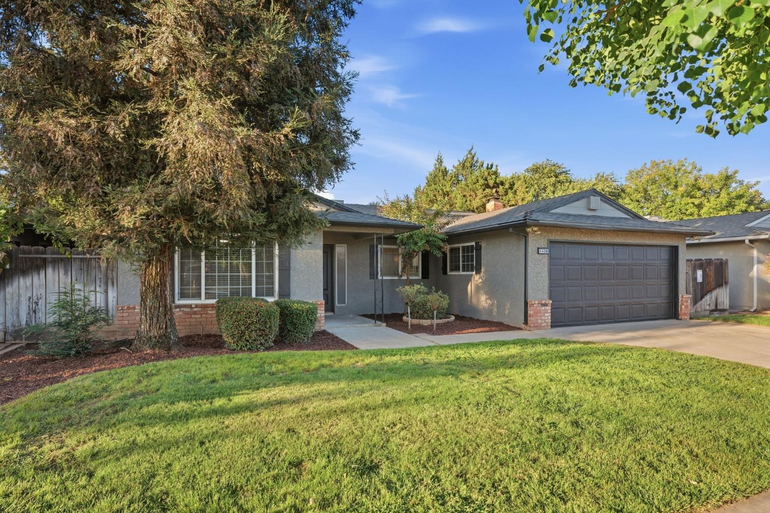 1426 W Minarets Ave, Fresno, CA 93711