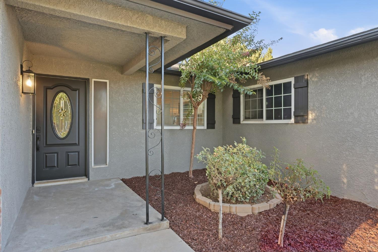1426 W Minarets Ave, Fresno, CA 93711