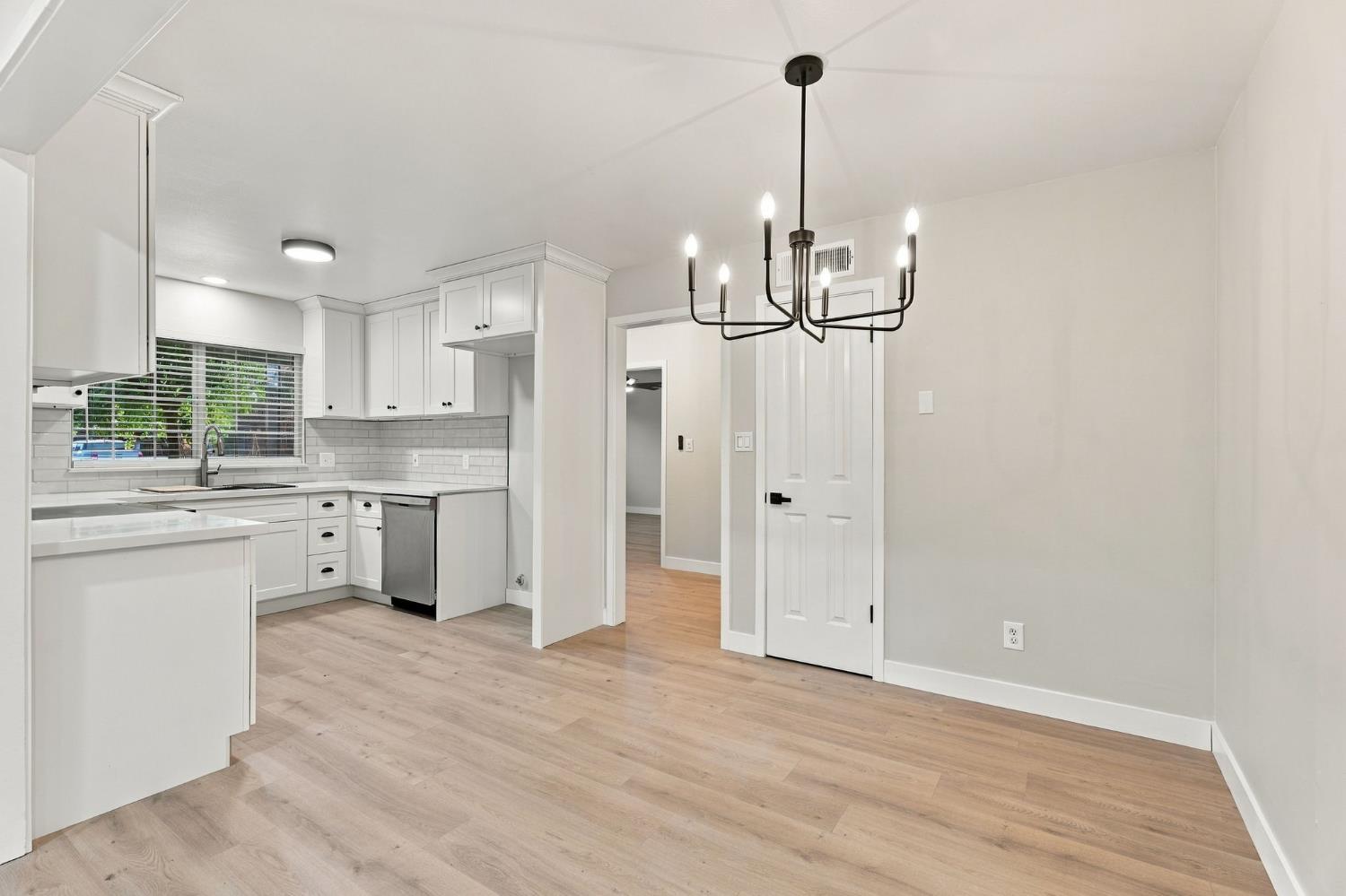 1426 W Minarets Ave, Fresno, CA 93711