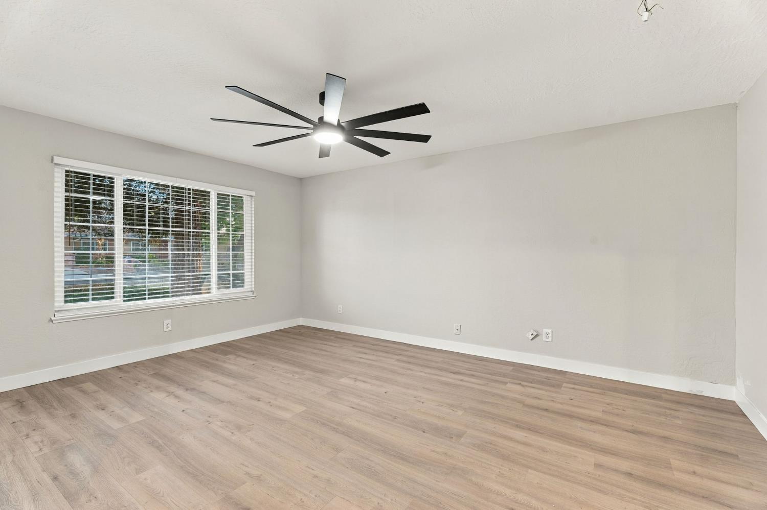 1426 W Minarets Ave, Fresno, CA 93711