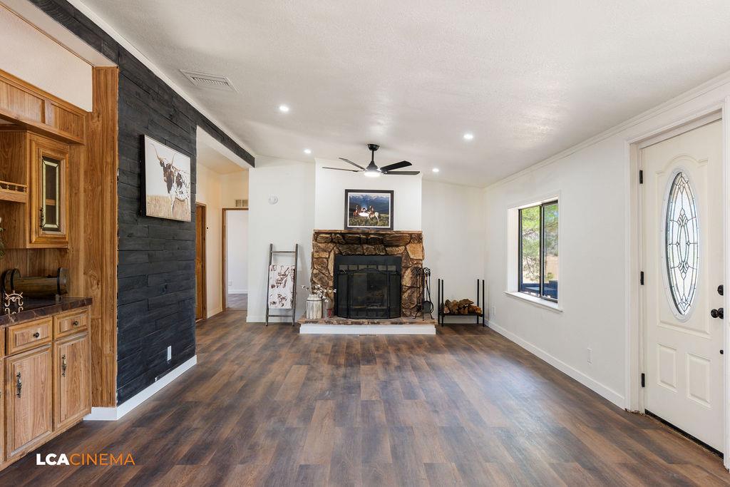24701 Chamanimani Ct, Tehachapi, CA 93561
