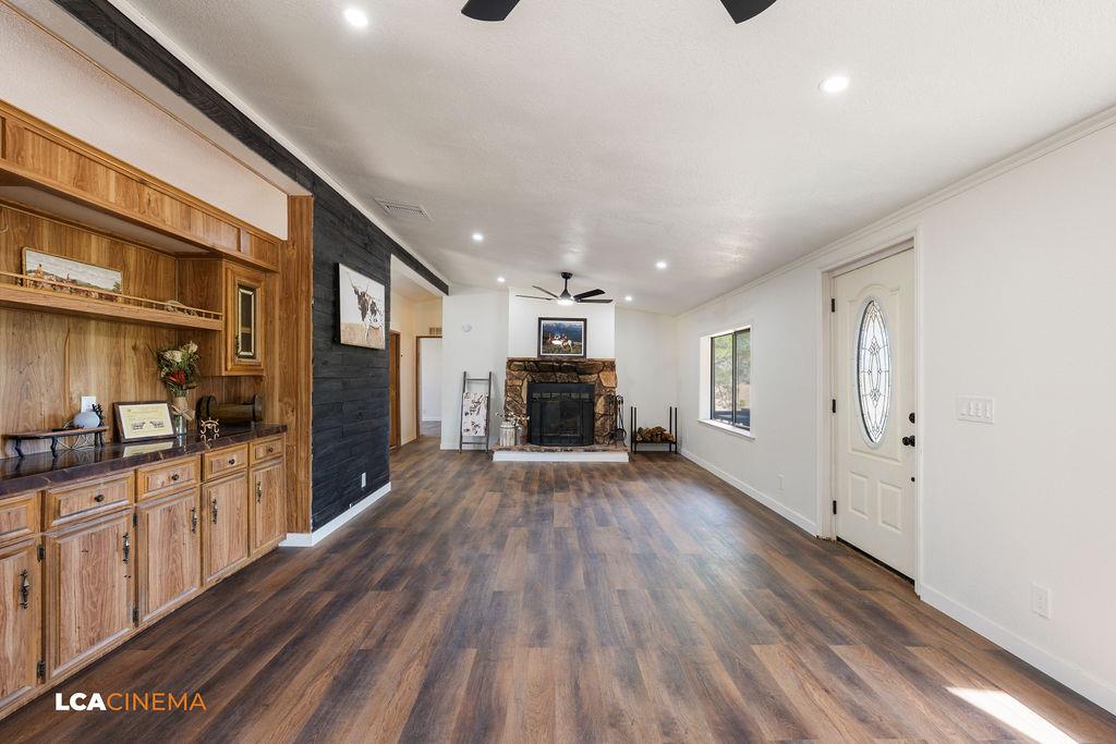 24701 Chamanimani Ct, Tehachapi, CA 93561