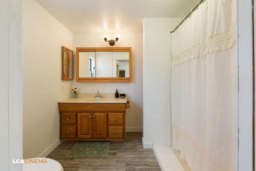 24701 Chamanimani Ct, Tehachapi, CA 93561