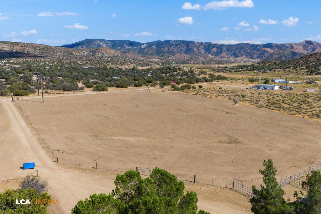 24701 Chamanimani Ct, Tehachapi, CA 93561