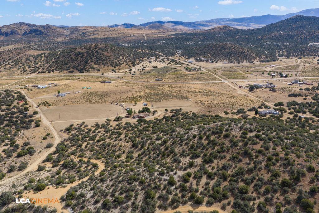 24701 Chamanimani Ct, Tehachapi, CA 93561