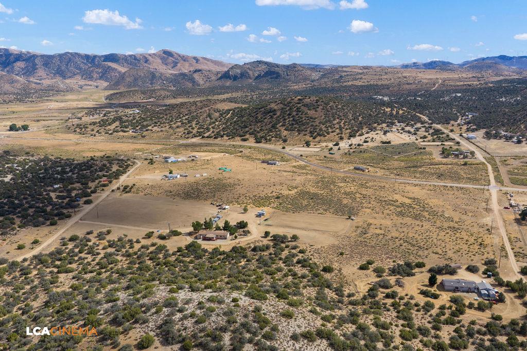 24701 Chamanimani Ct, Tehachapi, CA 93561