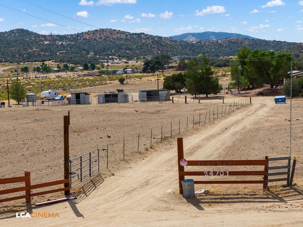 24701 Chamanimani Ct, Tehachapi, CA 93561