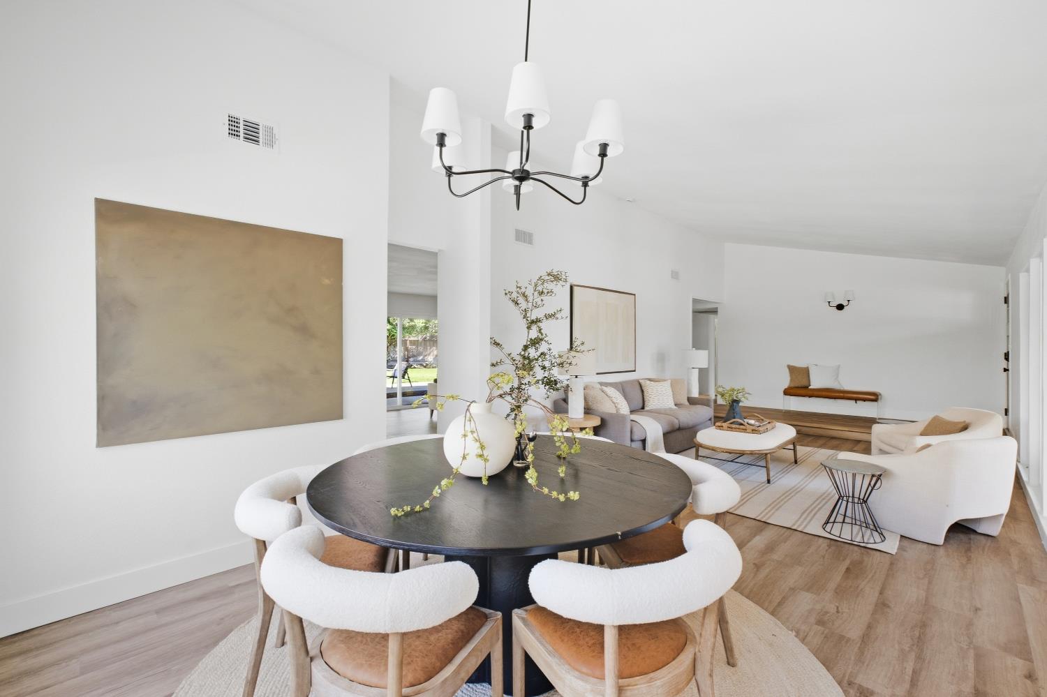 2466 Bliss Ave, Clovis, CA 93611