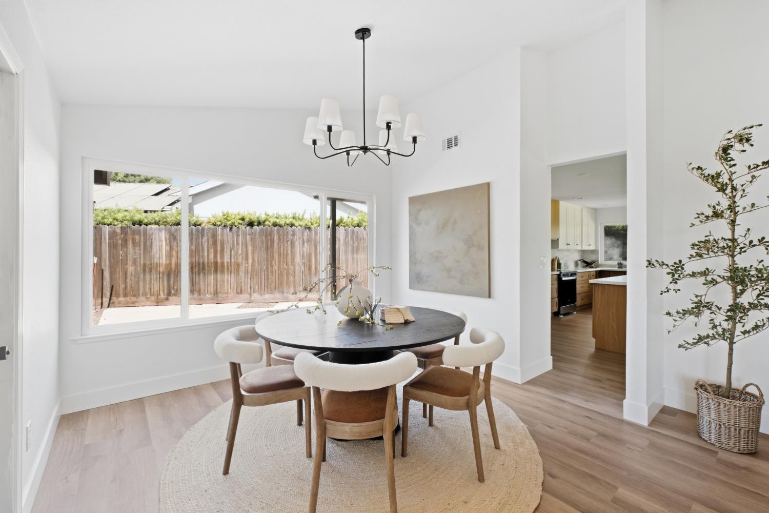 2466 Bliss Ave, Clovis, CA 93611