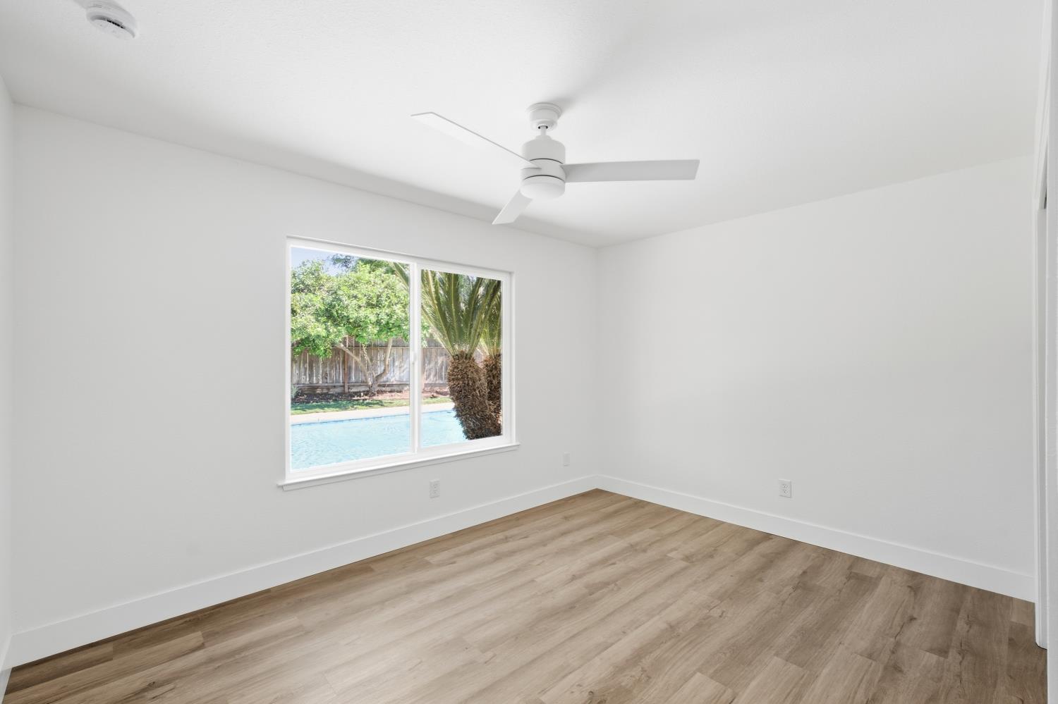 2466 Bliss Ave, Clovis, CA 93611