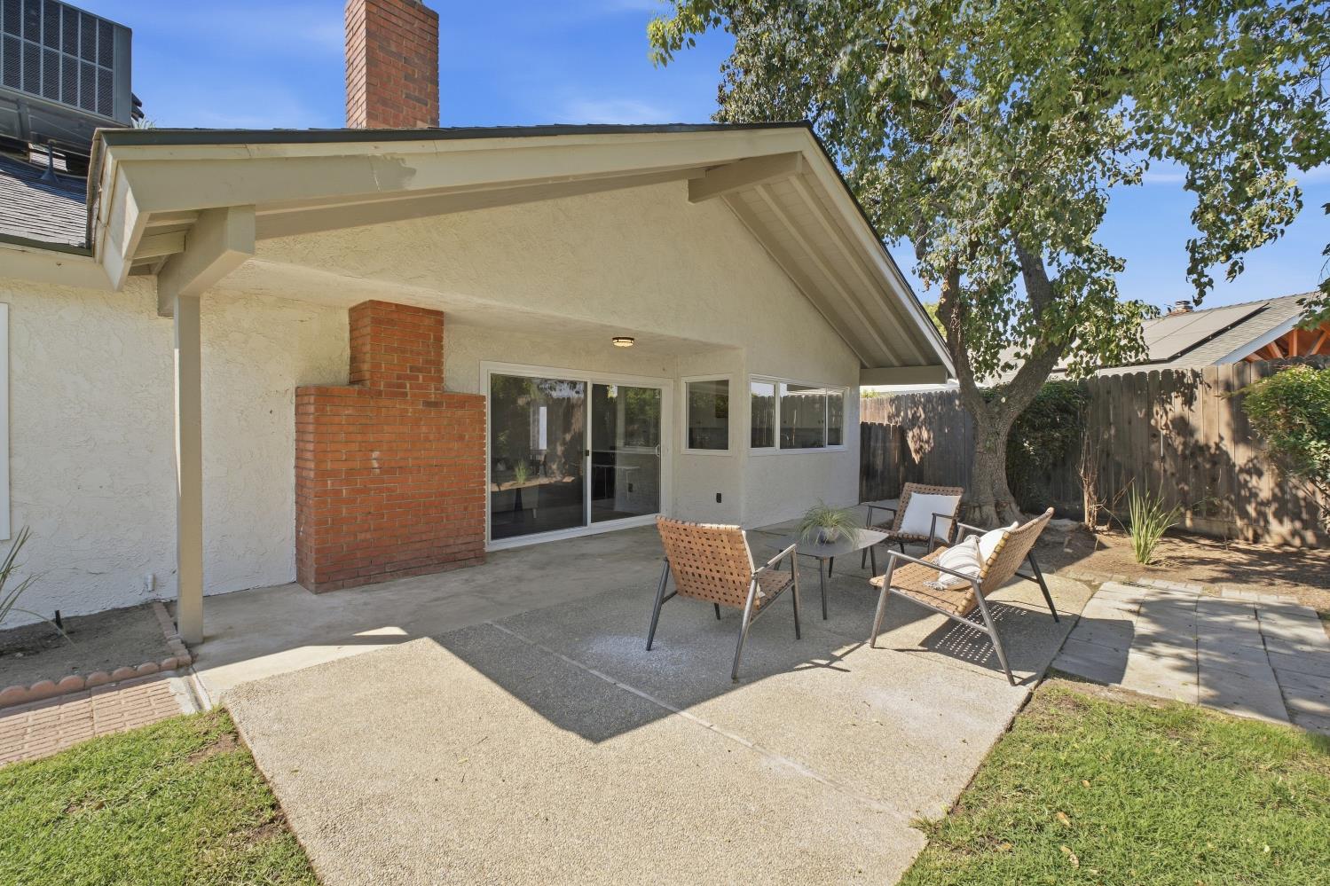 2466 Bliss Ave, Clovis, CA 93611