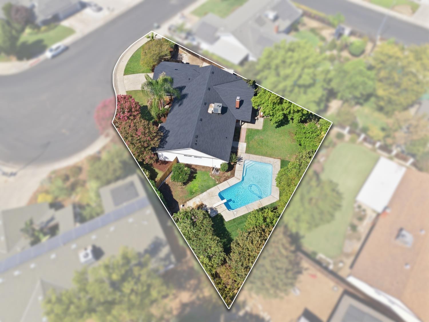 2466 Bliss Ave, Clovis, CA 93611