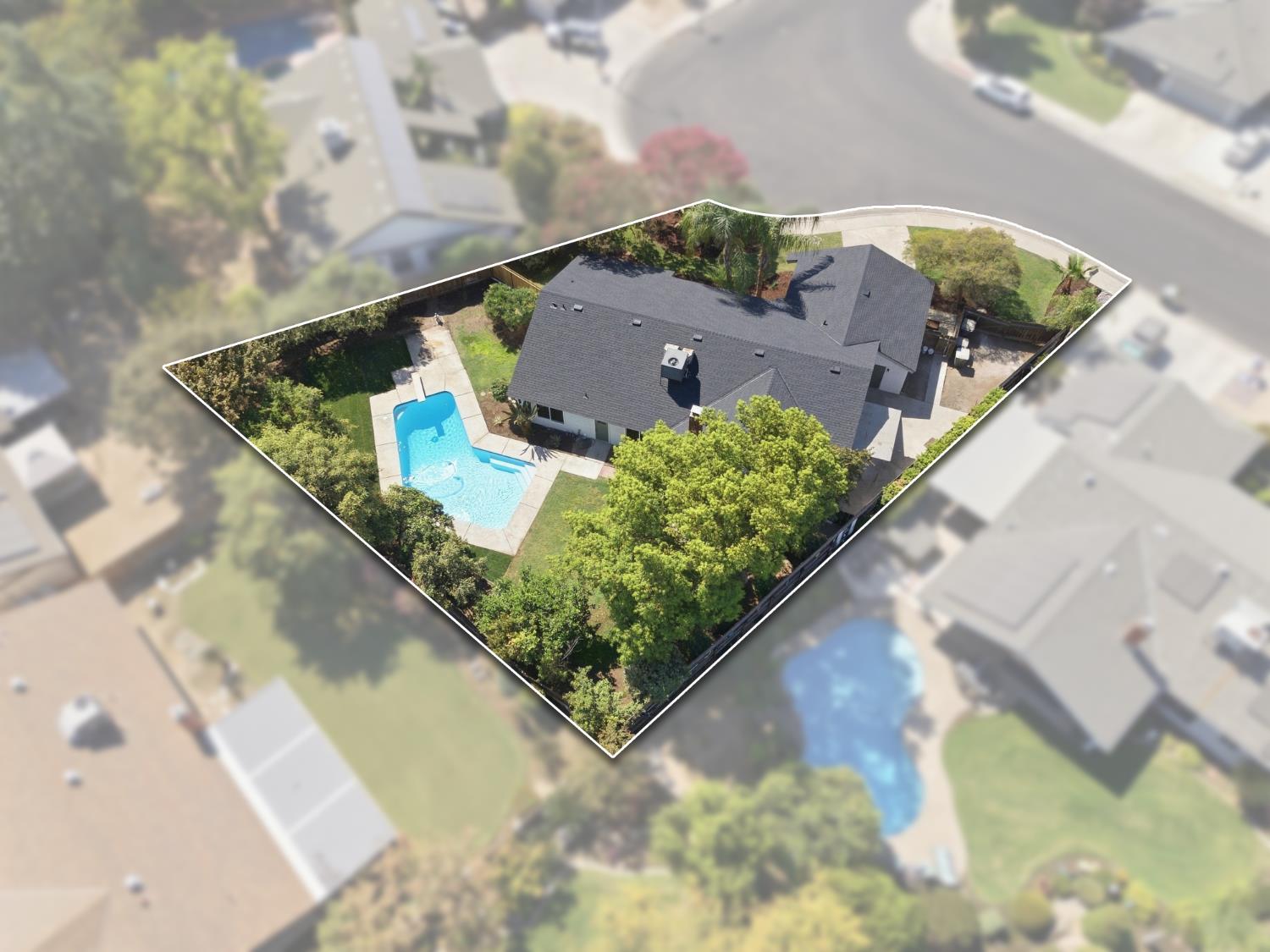 2466 Bliss Ave, Clovis, CA 93611