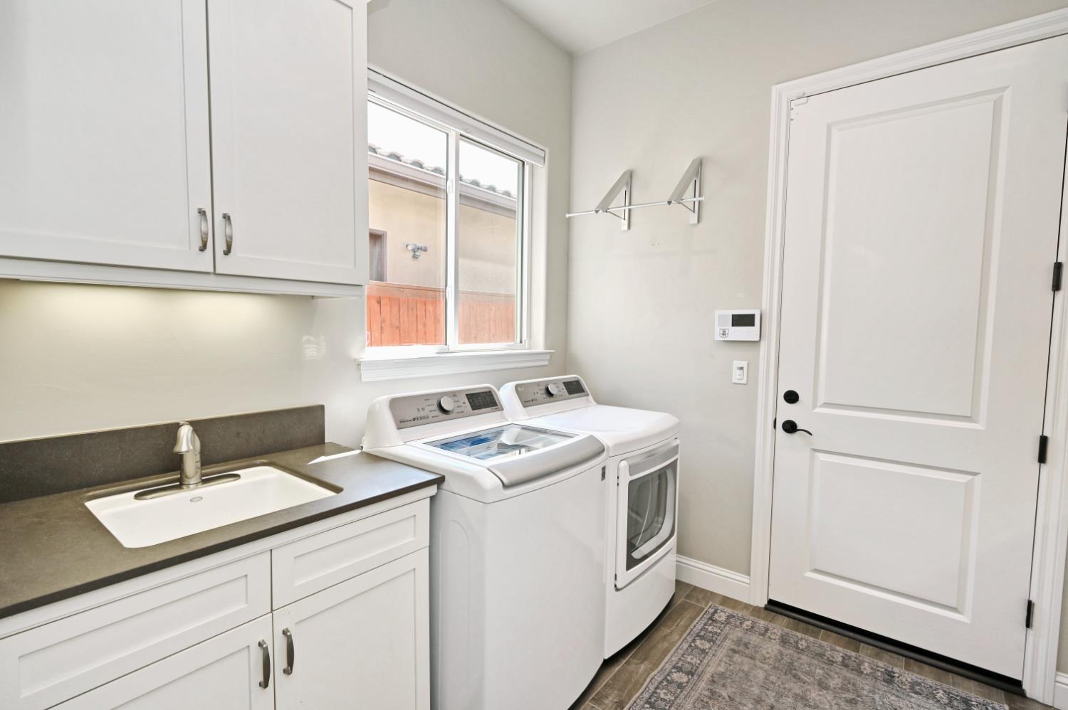 1457 Jordan Ave, Clovis, CA 93611