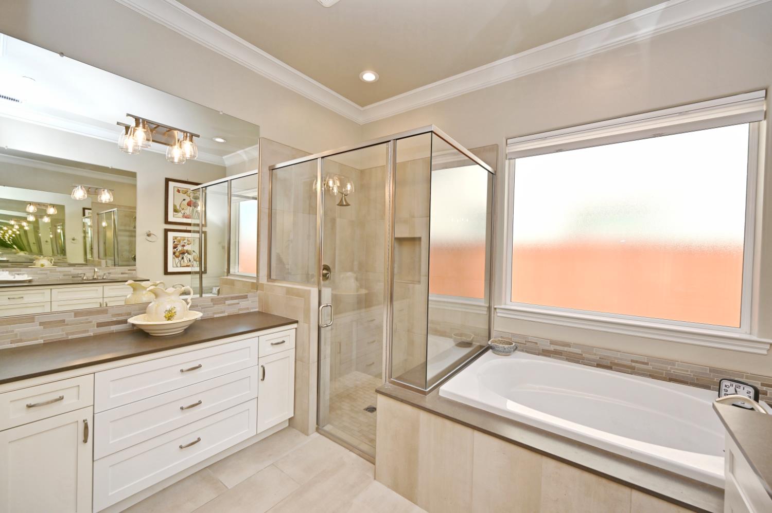 1457 Jordan Ave, Clovis, CA 93611