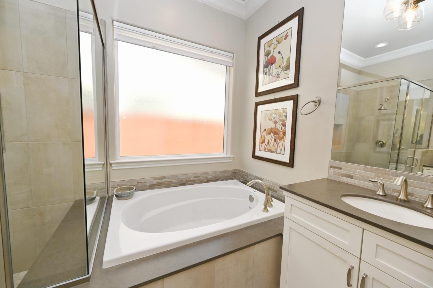 1457 Jordan Ave, Clovis, CA 93611