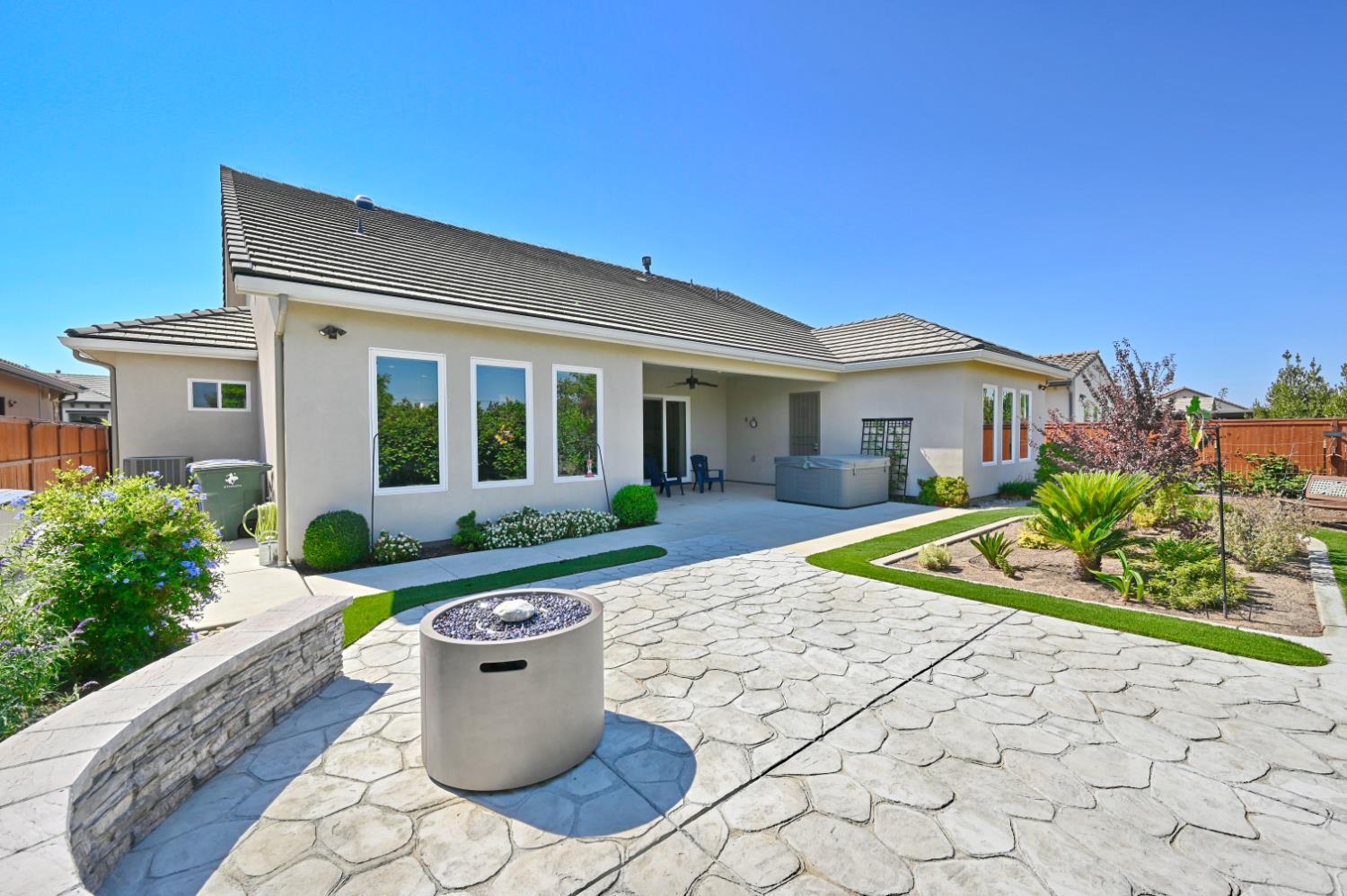 1457 Jordan Ave, Clovis, CA 93611