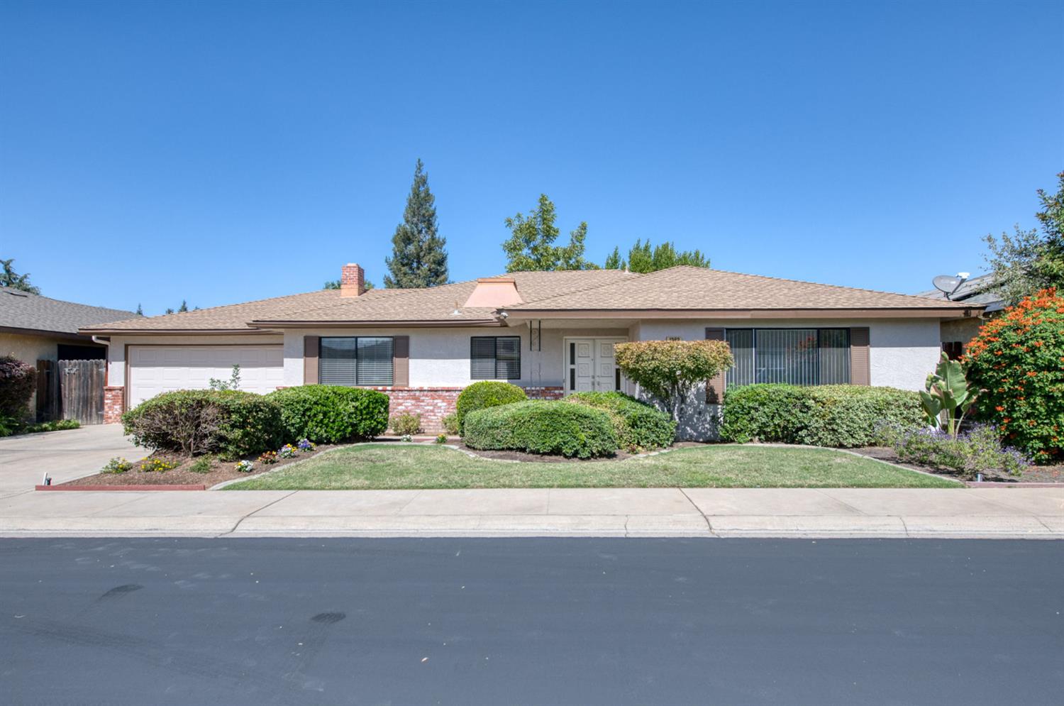 1382 E Tenaya Way, Fresno, CA 93710