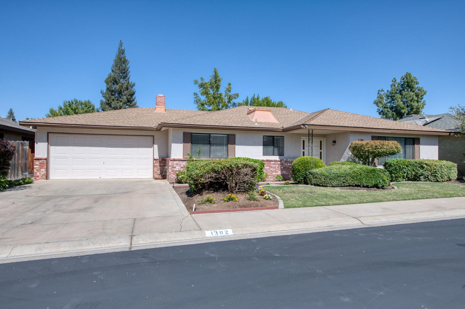 1382 E Tenaya Way, Fresno, CA 93710