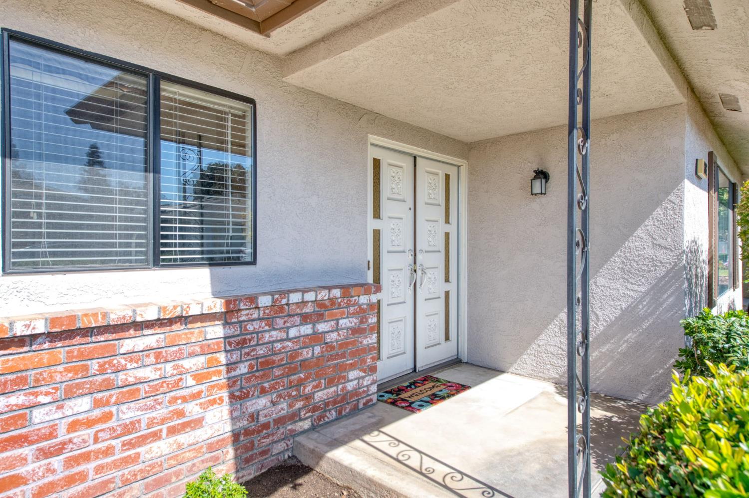 1382 E Tenaya Way, Fresno, CA 93710