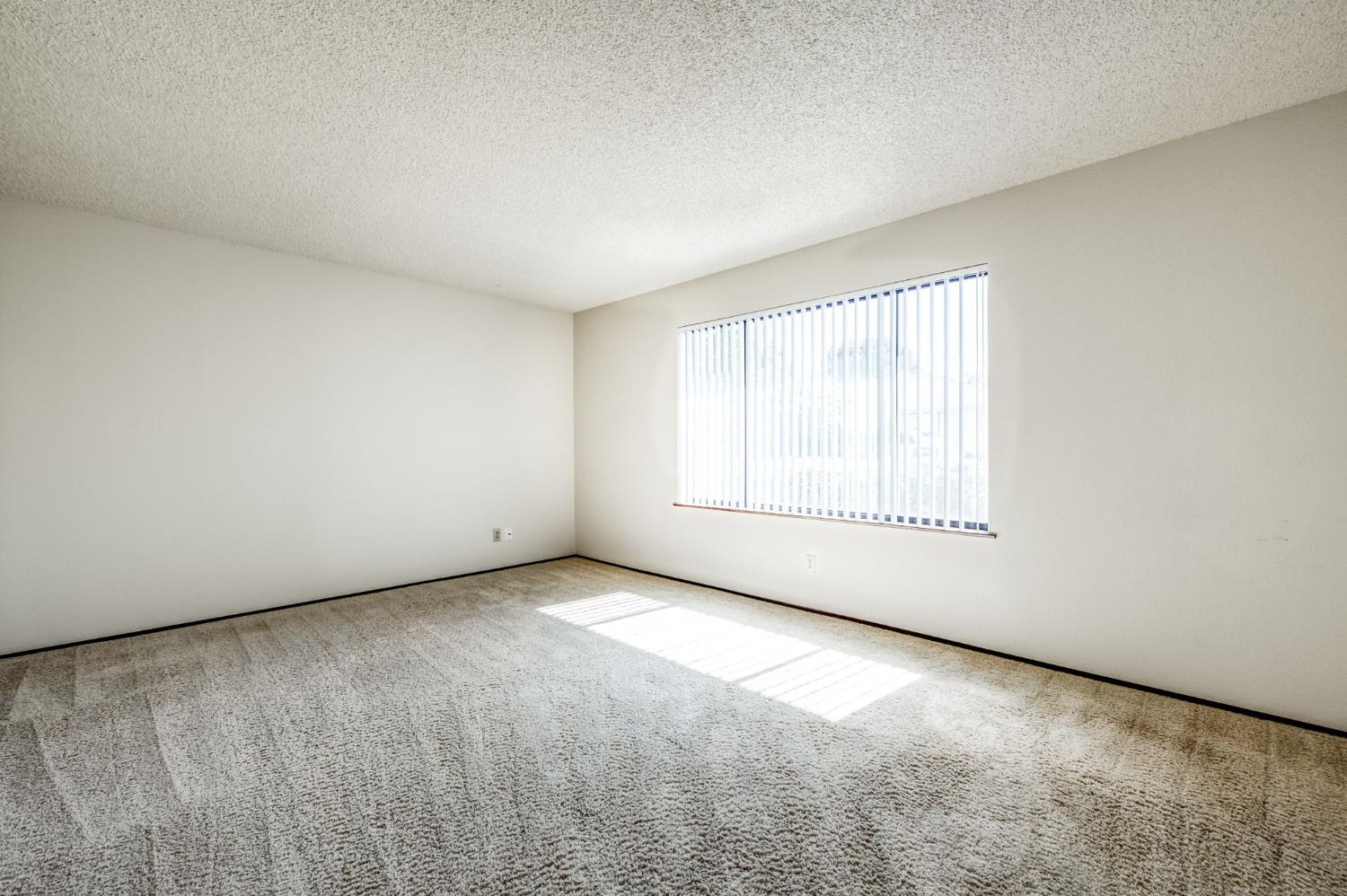 1382 E Tenaya Way, Fresno, CA 93710