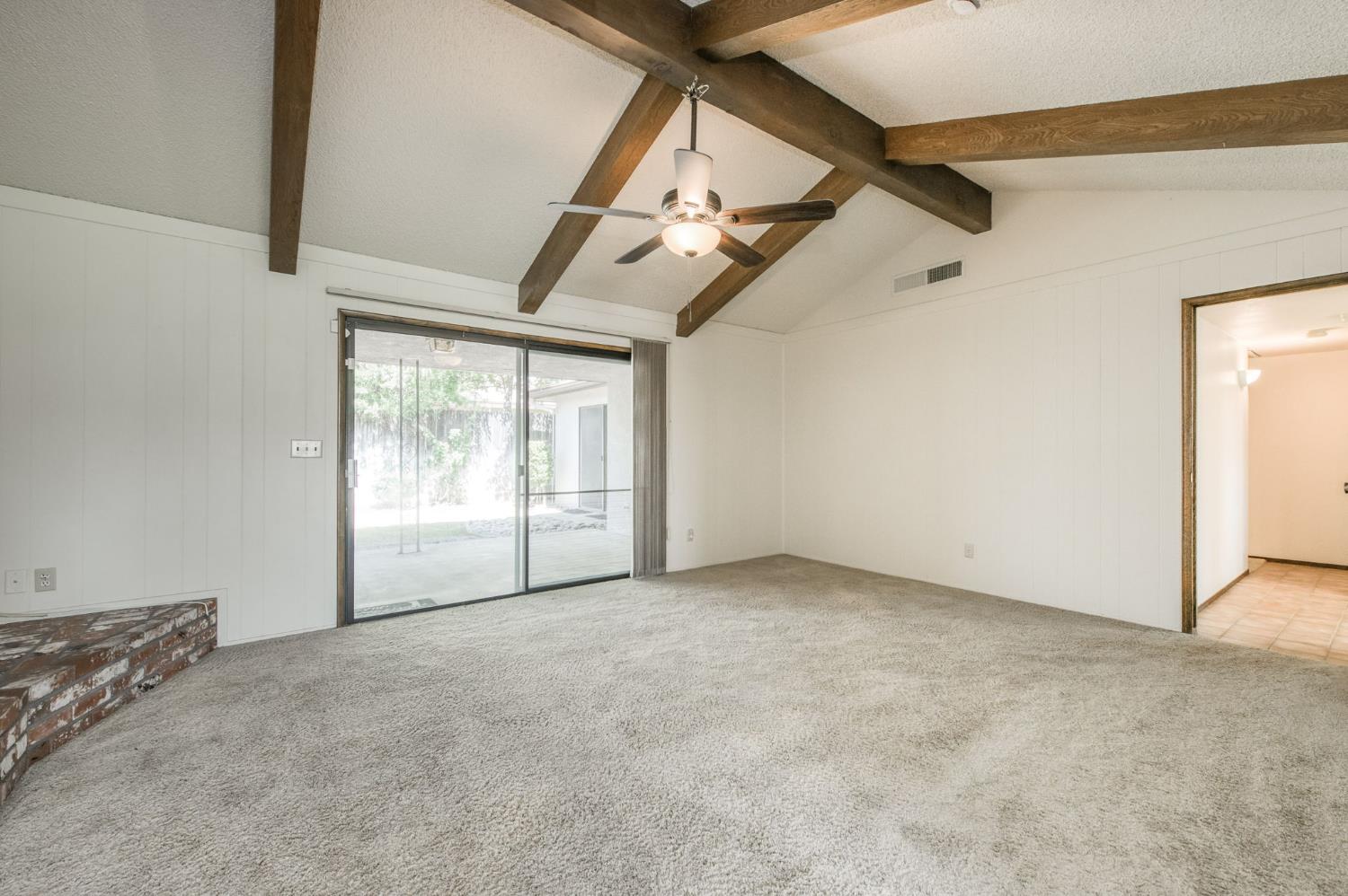 1382 E Tenaya Way, Fresno, CA 93710