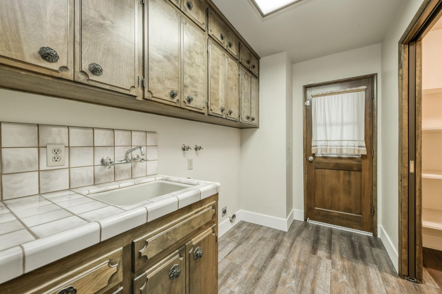 1382 E Tenaya Way, Fresno, CA 93710