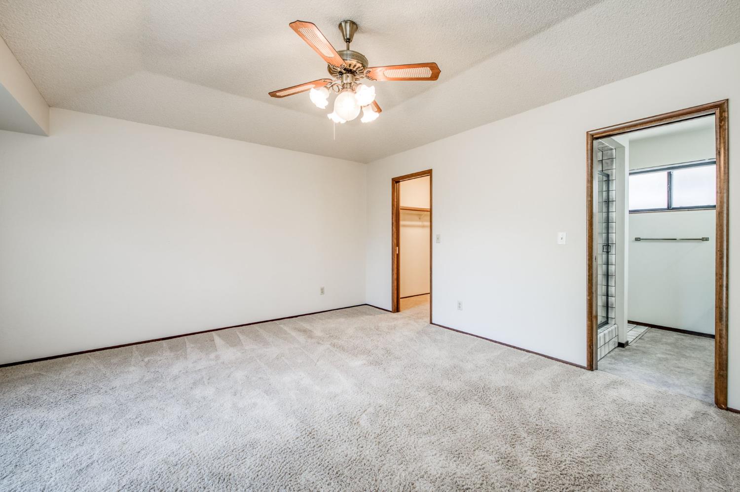 1382 E Tenaya Way, Fresno, CA 93710