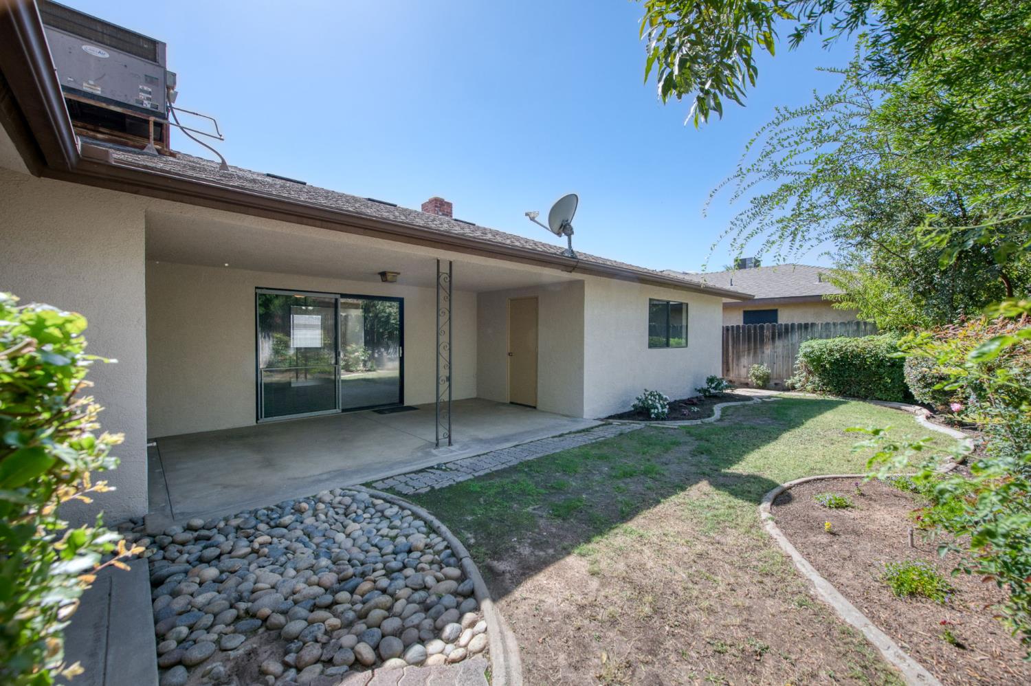 1382 E Tenaya Way, Fresno, CA 93710