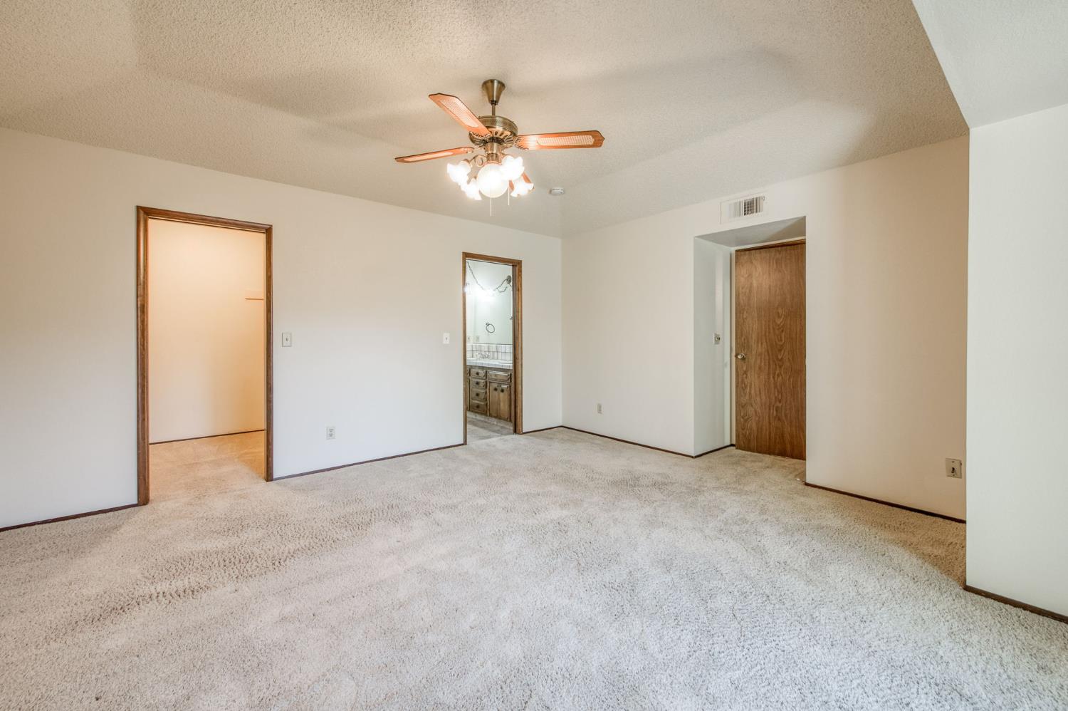 1382 E Tenaya Way, Fresno, CA 93710