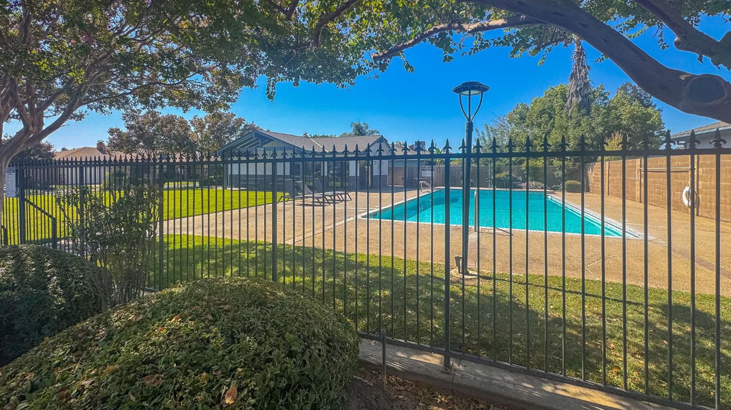 1382 E Tenaya Way, Fresno, CA 93710