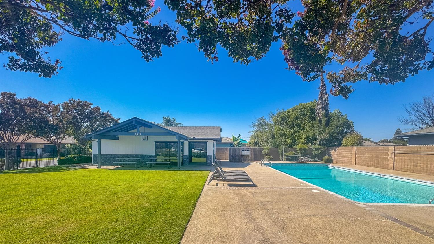 1382 E Tenaya Way, Fresno, CA 93710