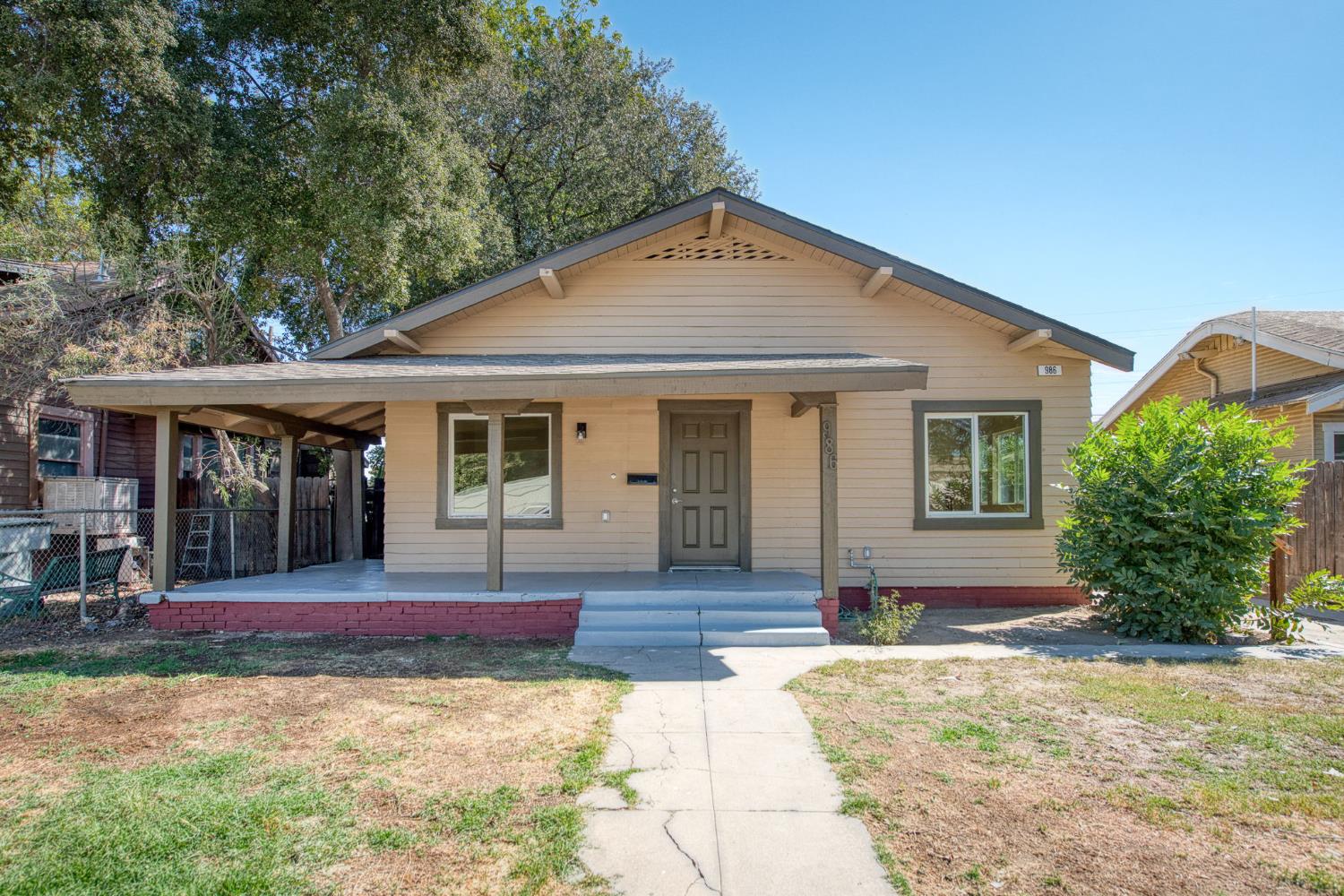986 N Wilson Ave, Fresno, CA 93728