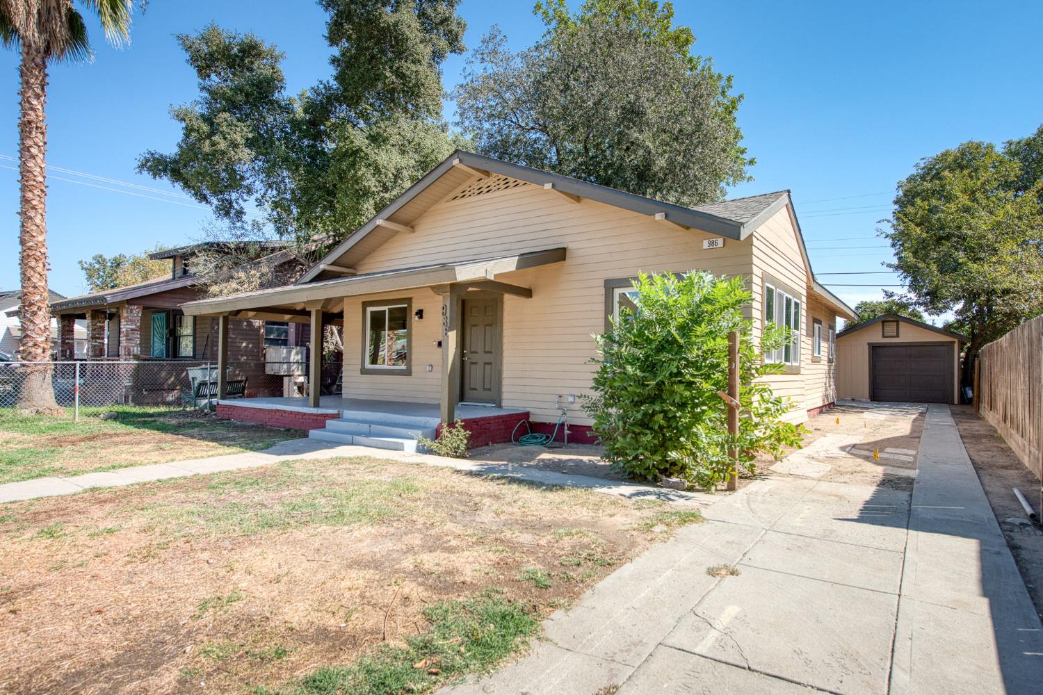 986 N Wilson Ave, Fresno, CA 93728